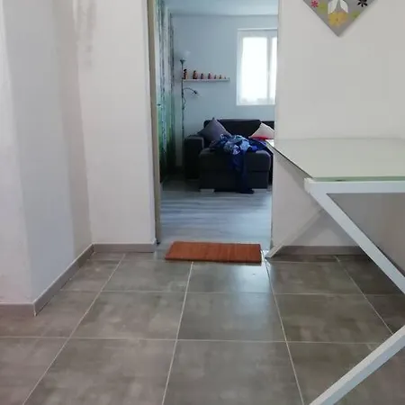 Cosy, Equipe Et Bien Situe Apartament
